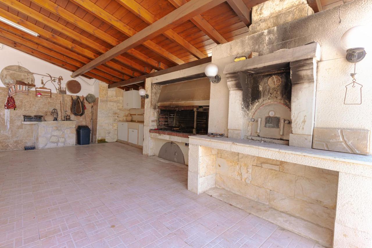 Blue Sky Villa In Crete Epano Vathia Exterior photo