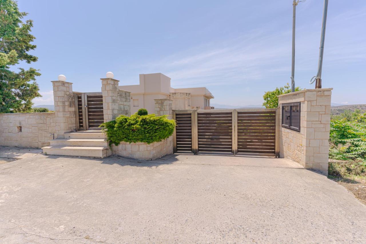 Blue Sky Villa In Crete Epano Vathia Exterior photo