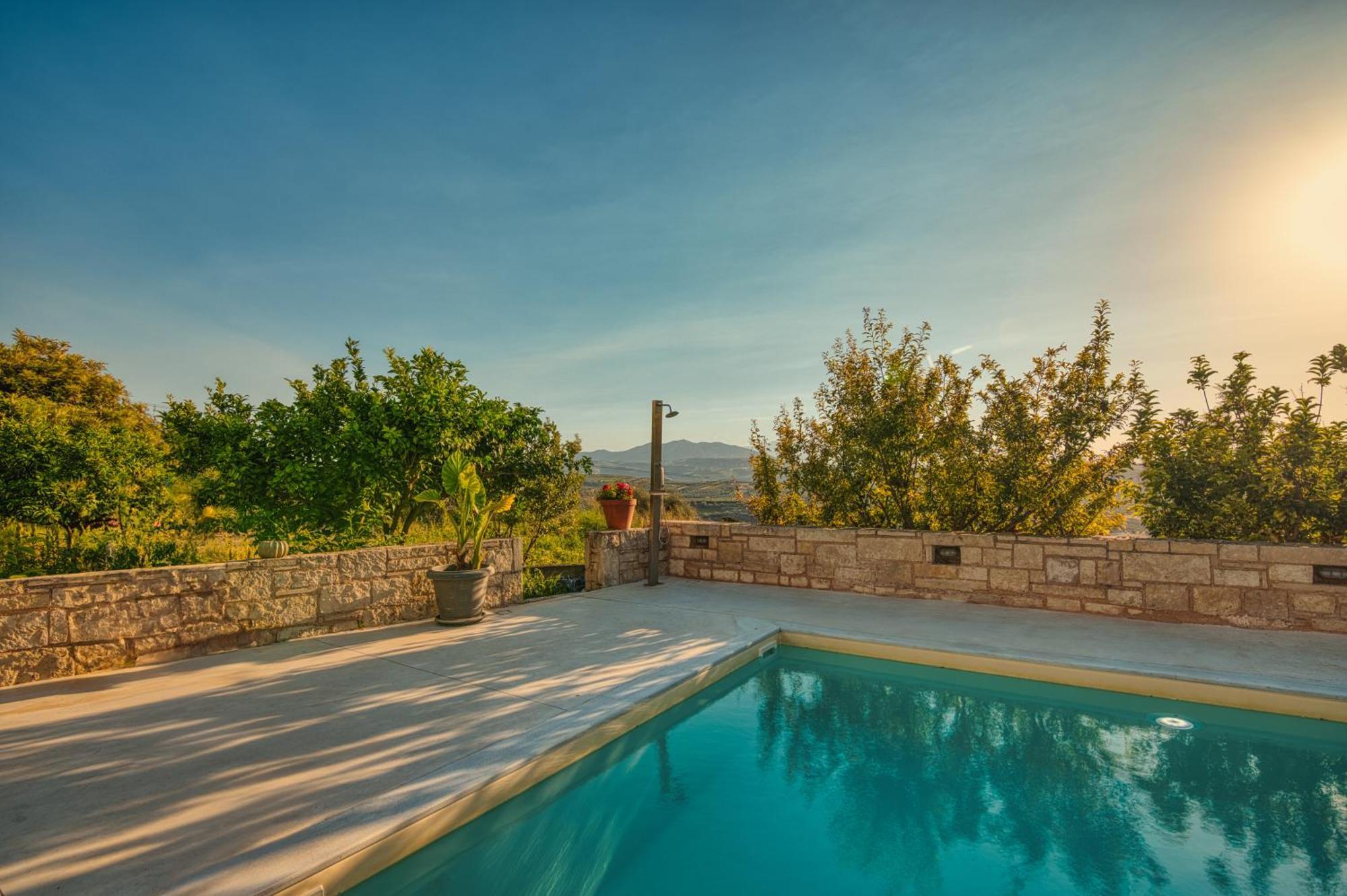 Blue Sky Villa In Crete Epano Vathia Exterior photo
